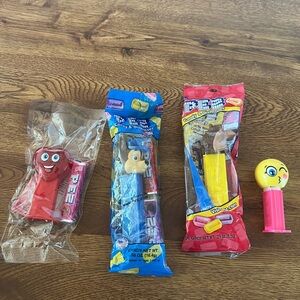 New PEZ dispensers lot
